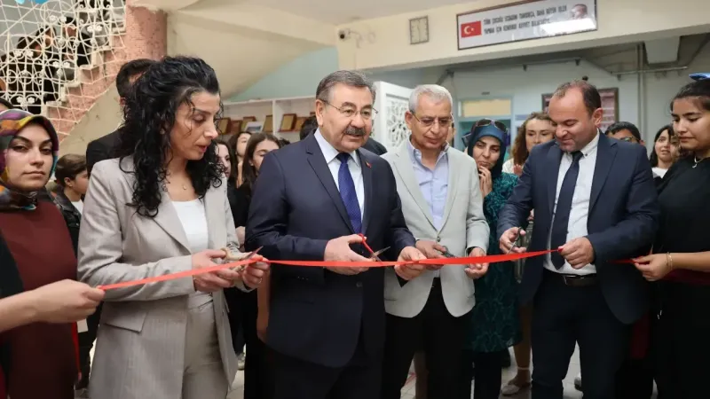 Gölbaşı Belediye Başkanı Odabaşı, Baldudak Ortaokulu Geleneksel Kermesi'ne katıldı