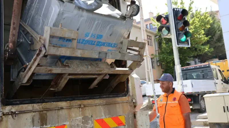 Gölbaşı Belediyesi'nden bayram sonrası temizlik çalışmaları