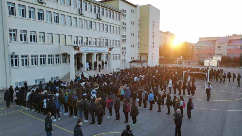  6 Şubat depreminde can veren vatandaşlar için 81 il genelinde saygı duruşunda bulunulacak