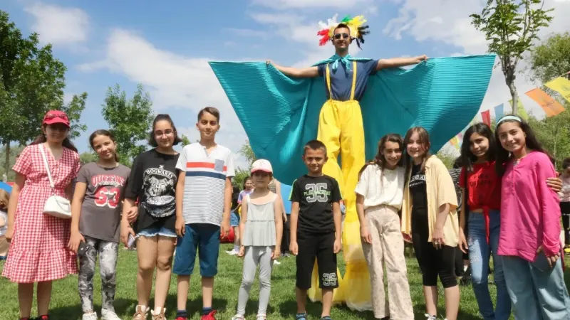  Çankaya Belediyesi ilk ve ortaokul öğrencilerine karne şenliği düzenliyor