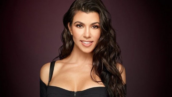 Kourtney Kardashian’ın yarı çıplak karnı burnunda pozları olay çıkardı: Gören eleştirdi, diğer üç çocuğunu hatırlattı! “Hep böyle yapıyor…”