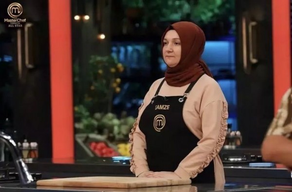  MasterChef yeni başlasa da şampiyon adayları şimdiden belli: İki yarışmacının yemekleri, öve öve bitirilemiyor! Onları hem diğer yarışmacılar hem de jüri çok seviyor…