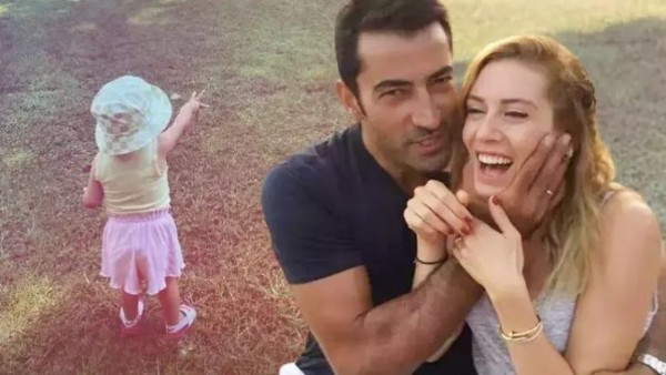 Sinem Kobal ile Kenan İmirzalıoğlu’nun kızı Leyla ilk kez yüzünü gösterdi: Sosyal medyadan paylaşıldı, kime benzediği ortaya çıktı!