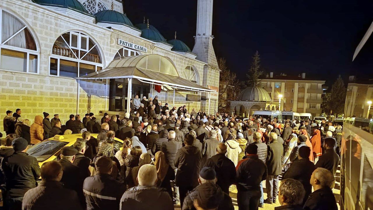 Beypazarı'ndan 62 Vatandaş Umre'ye Uğurlandı