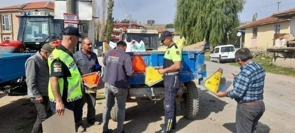  Ankaralı traktör sürücülerine Jandarma ekiplerinden eğitim