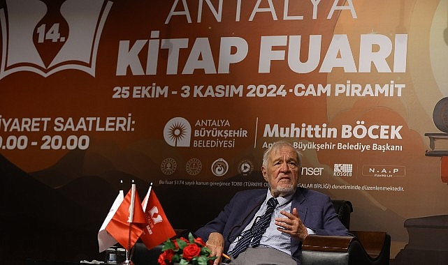  Antalya Kitap Fuarı'nda İlber Ortaylı'ya büyük ilgi