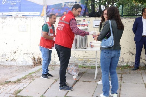 Gölbaşı Belediyesi'nden Üniversite öğrencilerine hizmet