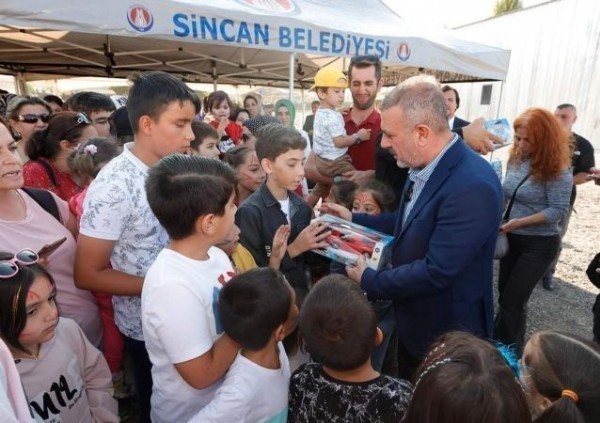  Sincan Belediyesi, çölyaklı vatandaşlar için özel piknik düzenledi