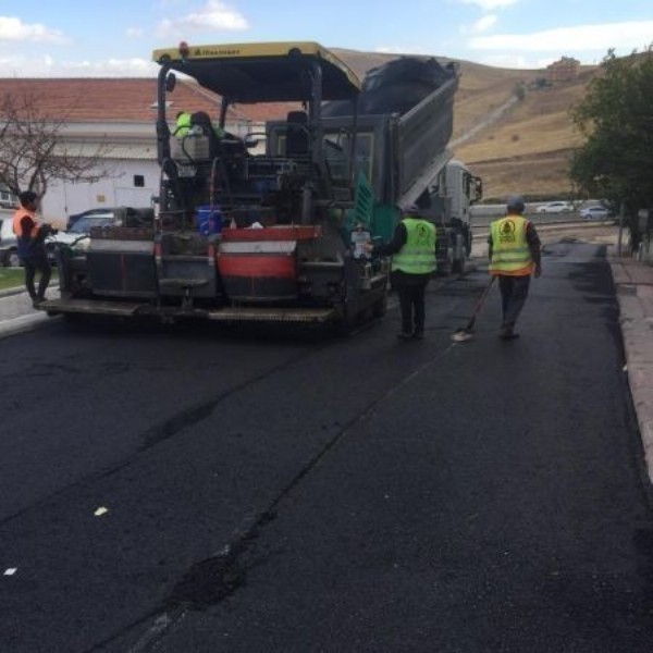 Pursaklar’da Kış Öncesi Yol Yenileme Seferberliği