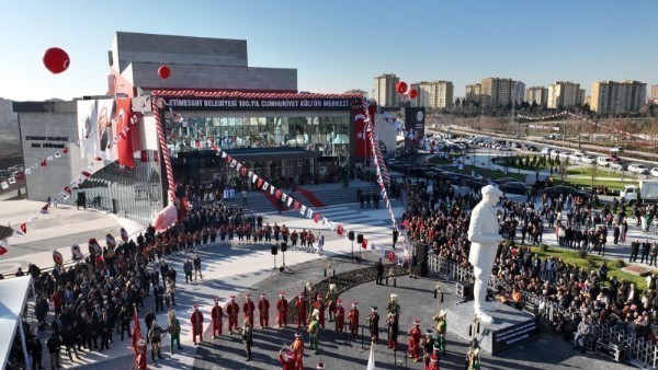  100. Yıl Cumhuriyet Kültür Merkezi yüzyıllık destanla açıldı!