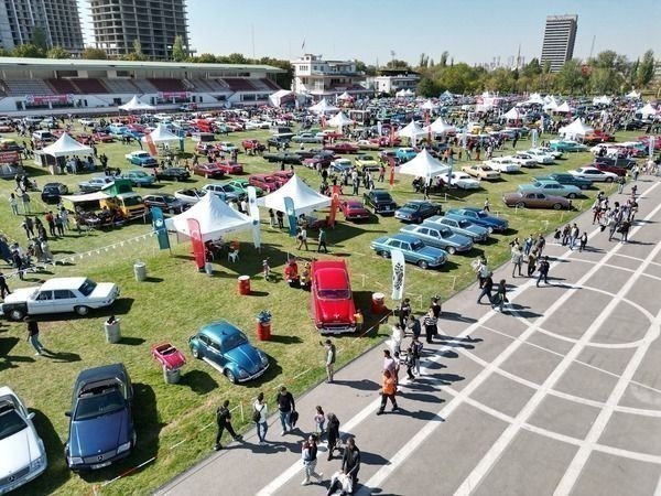  Ankara'da ki, Klasik Otomobil Festivali Ziyaretçi Rekoru Kırdı!