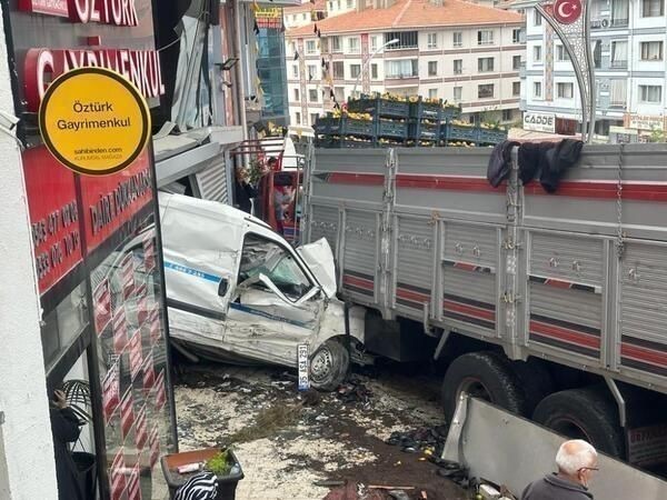  Ankara'da, freni Freni patlayan kamyon dehşet saçtı!