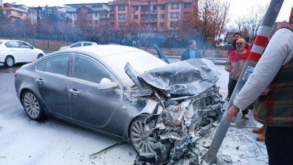 Ankara'da trafik kazası sonrası yangın paniği!