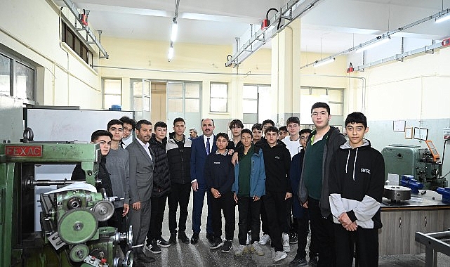  Başkan Altay, Selçuklu Mesleki ve Teknik Anadolu Lisesi Öğrencileriyle Buluştu