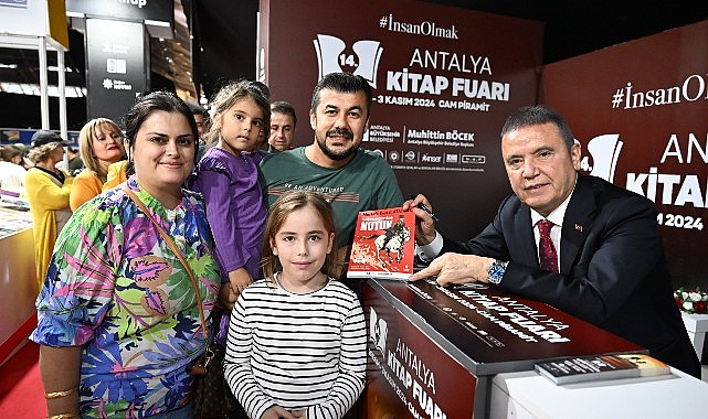  Başkan Muhittin Böcek okurlarıyla buluştu