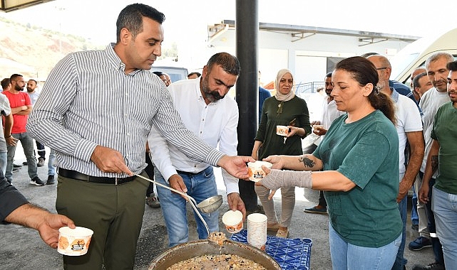  Başkan Yıldız'dan Personele Aşure İkramı