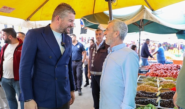 Buca Belediye Başkanı Görkem Duman, pazarcılarla kahvaltıda buluştu