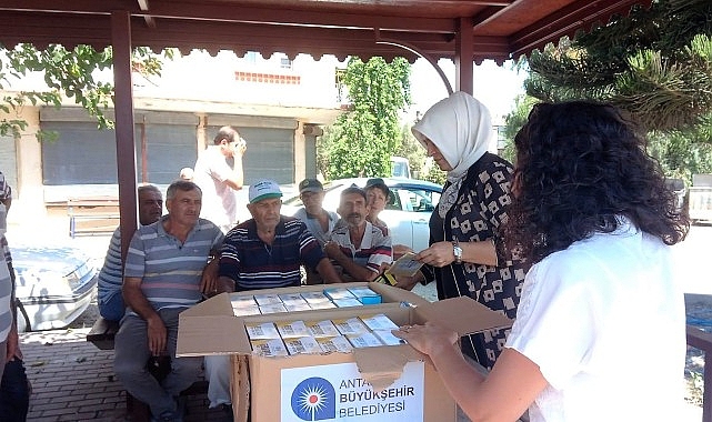  Büyükşehir'den Manavgatlı üreticilere yapışkan tuzak desteği