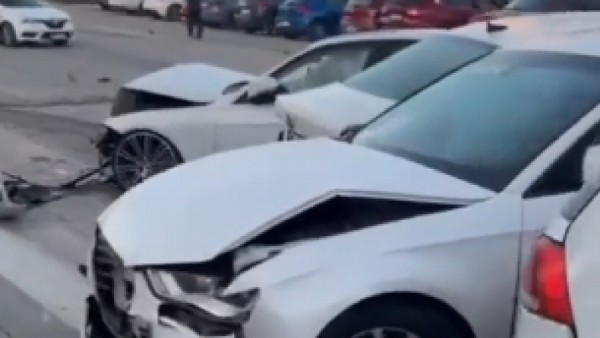 Ankara'da, ehliyetsiz kamyon sürücü dehşet saçtı! altı otomobilde büyük hasar