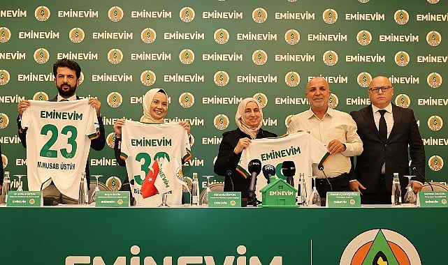  Eminevim Alanyaspor'un forma sırt sponsoru oldu