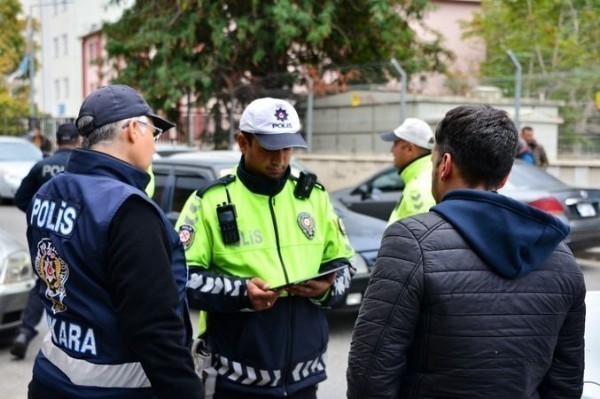 Ankara'da ki polis ekiplerinden, okul çevresinde sıkı denetim!