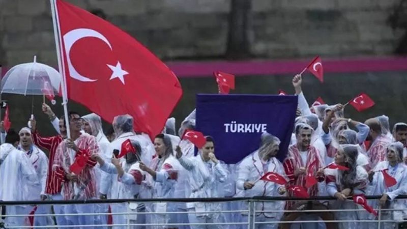  Fransa’daki Olimpiyat Açılışında Türkiye’ye 