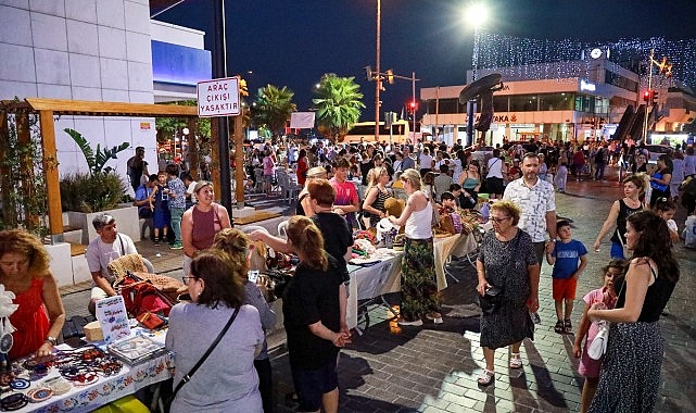 'Gece Pazarı' ile kadınların el emeği kazanca dönüştü