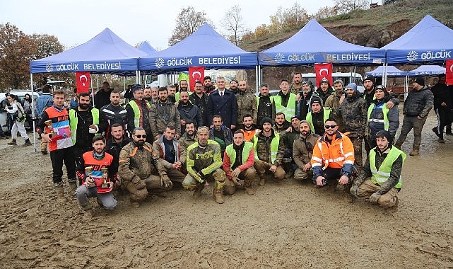 Gölcük'te ATV yarışları nefesleri kesti.