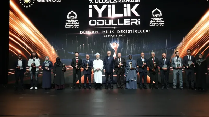  İyiler TDV Uluslararası İyilik Ödül Töreni'nde bir araya geldi