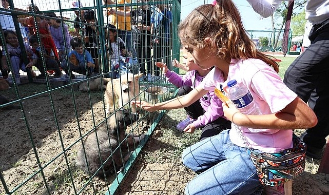 Hayvanları Koruma Gününe Renkli Kutlama