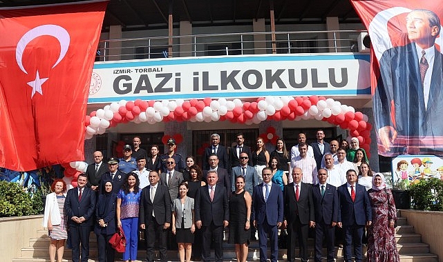 İzmir'de 2024-2025 Eğitim Öğretim Yılı Coşkuyla Başladı