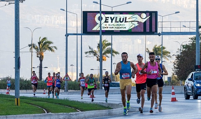  İzmir'de Uluslararası 9 Eylül İzmir Yarı Maratonu'yla kurtuluş coşkusu başladı