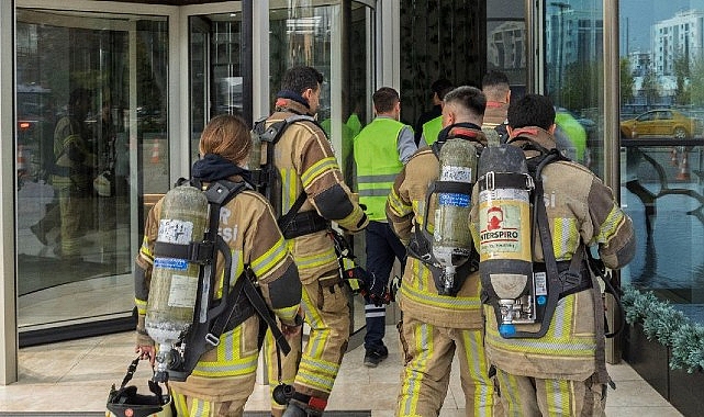 İzmir'in gökdelenler bölgesinde yangın tatbikatı