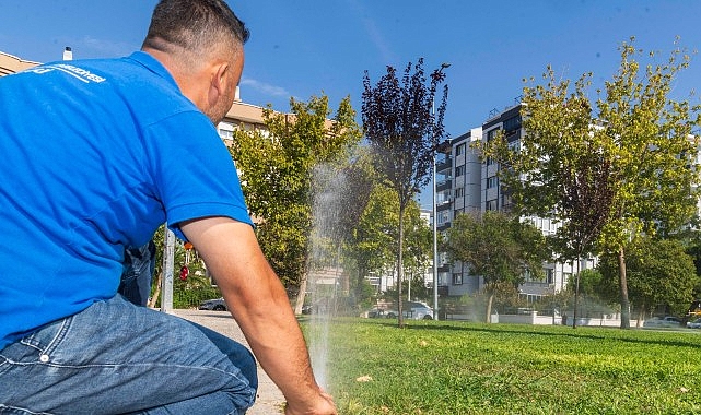 İzmir'in parklarında akıllı sulama dönemi