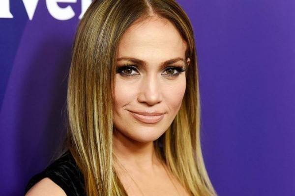  54 yaşını deviren Jennifer Lopez’in güzellik sırrı ortaya çıktı: Lopez, yıllara meydan okuyan güzelliğini buna borçlu!