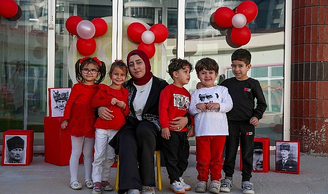  Minik ellerden Cumhuriyet Bayramı sergisi.