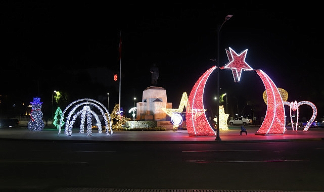  Muğla'nın Yılbaşı Süslemeleri Vatandaşları Büyüledi