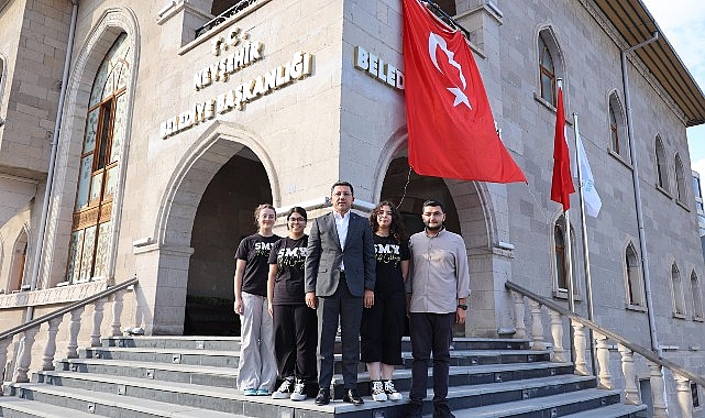  Nevşehir Belediye Başkanı Rasim Arı, konuk ettiği Özel Simya Koleji öğrencilerinin Nevşehir ve belediyecilik hakkında sorularını cevaplandırdı.