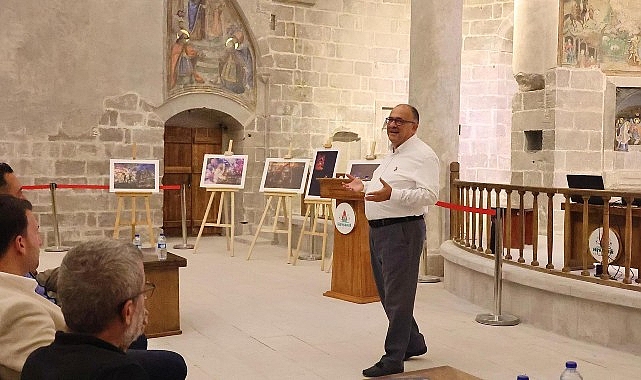 Profesyonel Turist Rehberi ve Yazar Serhan Güngör ile 'Türkiye Tarihine Türkiye Sınırları Dışından Bakış' adlı söyleşi Meryem Ana Kilisesi'nde yapıldı.