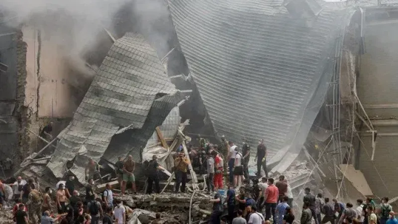 Rusya, Ukrayna'nın birçok şehrini füze saldırılarıyla vurdu! En az 20 ölü, 50'den fazla yaralı var.