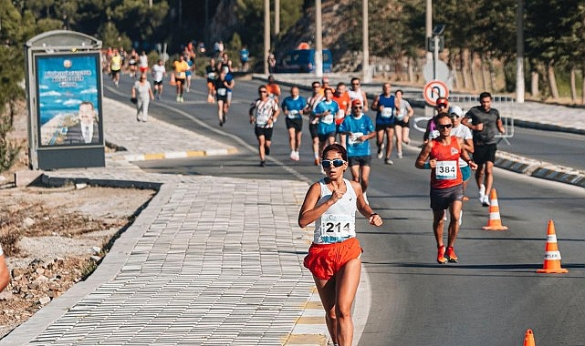  Sedoxy Sports Events organizasyonuyla gerçekleşecek olan Uluslararası Ayvalık Kurtuluş Yarı Maratonu, 14 Eylül Cumartesi günü yerli ve yabancı 1000 sporcunun katılımıyla koşulacak.