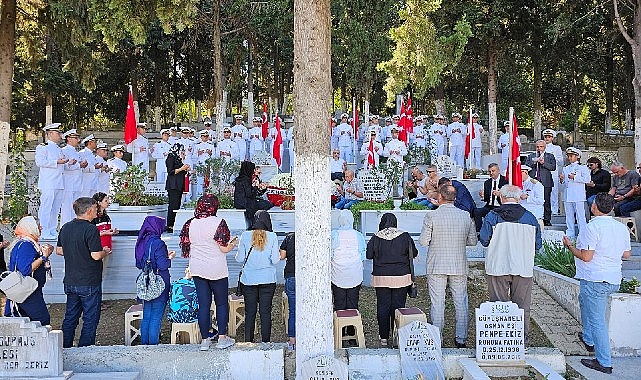 Şehit Deniz Akdeniz Gölcük'te Kabri Başında Dualarla Anıldı