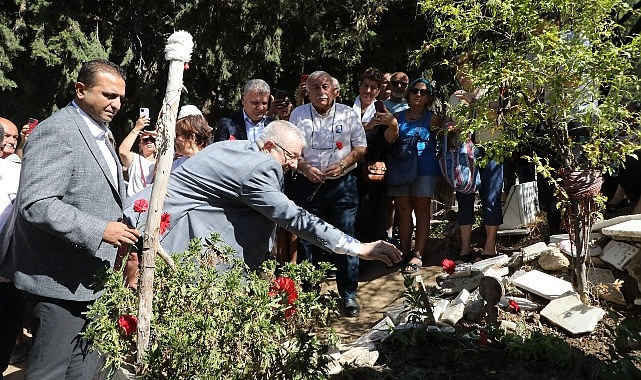  Tuncel Kurtiz, Edremit'te ki mezarı başında anıldı