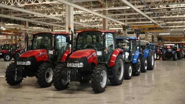 TürkTraktör'den Çiftçiye Görülmemiş Kredi Müjdesi! New Holland, Case IH ve Steyr Traktöre 210 Bin TL Veriyor... Sıfır Traktör %0.49 Faiz 12 Ay Taksit! İşte Türk Traktör Eylül Ayı Fiyat Listesi...